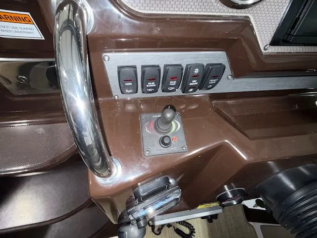 Slide: The Image of Regal 280 Express Cruiser 2014 - 8