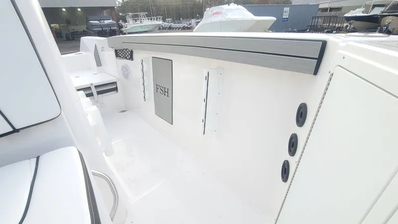 Slide: The Image of Yamaha 220 FSH Sport 2026 - 17