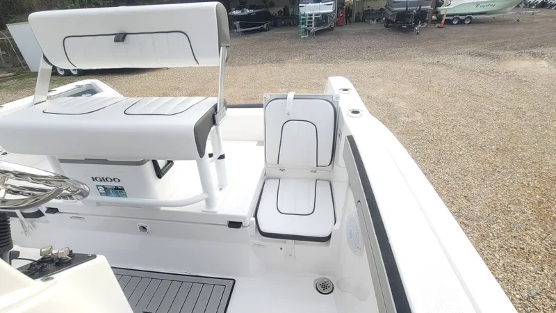 Slide: The Image of Yamaha 220 FSH Sport 2026 - 19