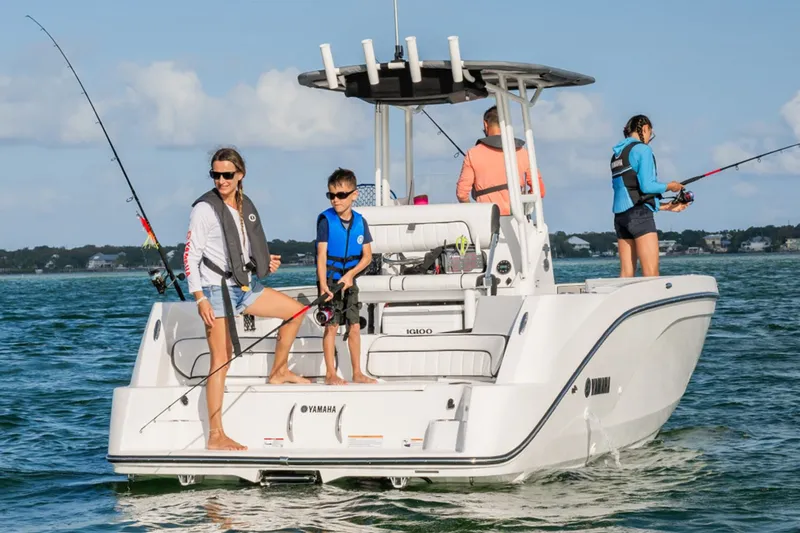 Slide: The Image of Yamaha 220 FSH Sport 2026 - 32