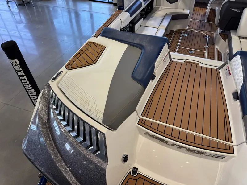 Slide: The Image of Nautique Super Air Nautique G23 2016 - 12