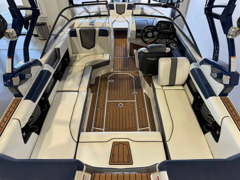 Slide: The Image of Nautique Super Air Nautique G23 2016 - 13