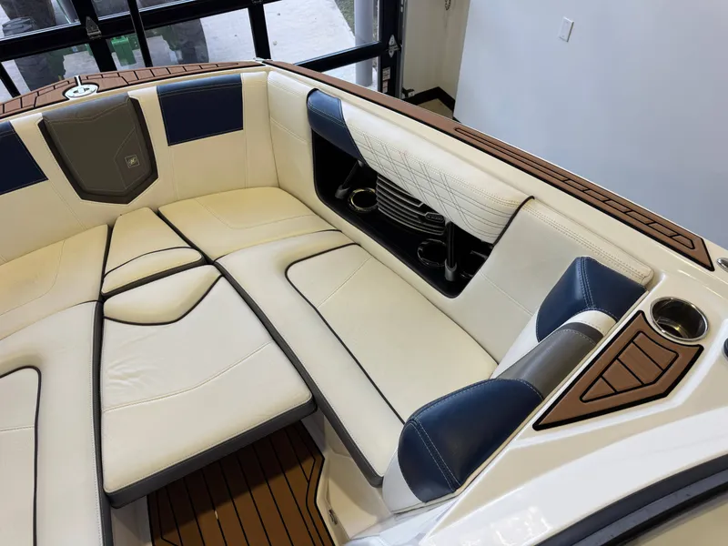 Slide: The Image of Nautique Super Air Nautique G23 2016 - 18