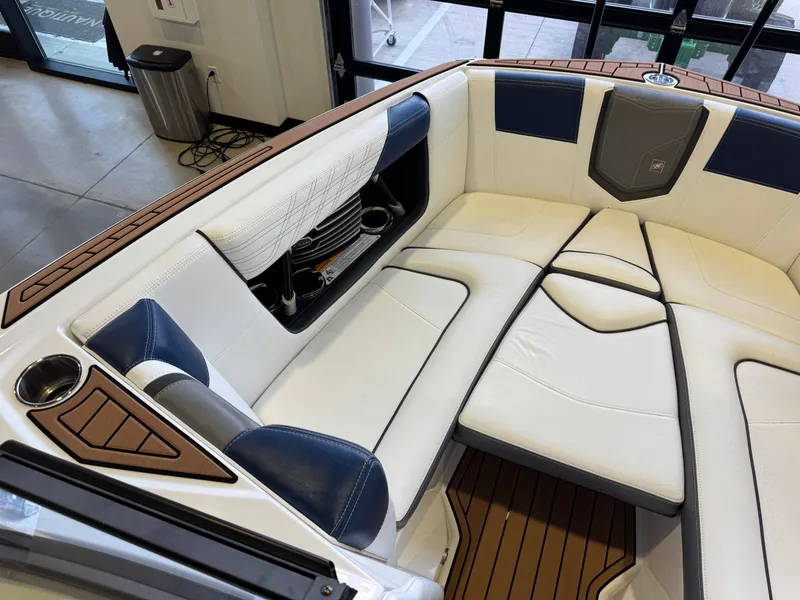 Slide: The Image of Nautique Super Air Nautique G23 2016 - 19