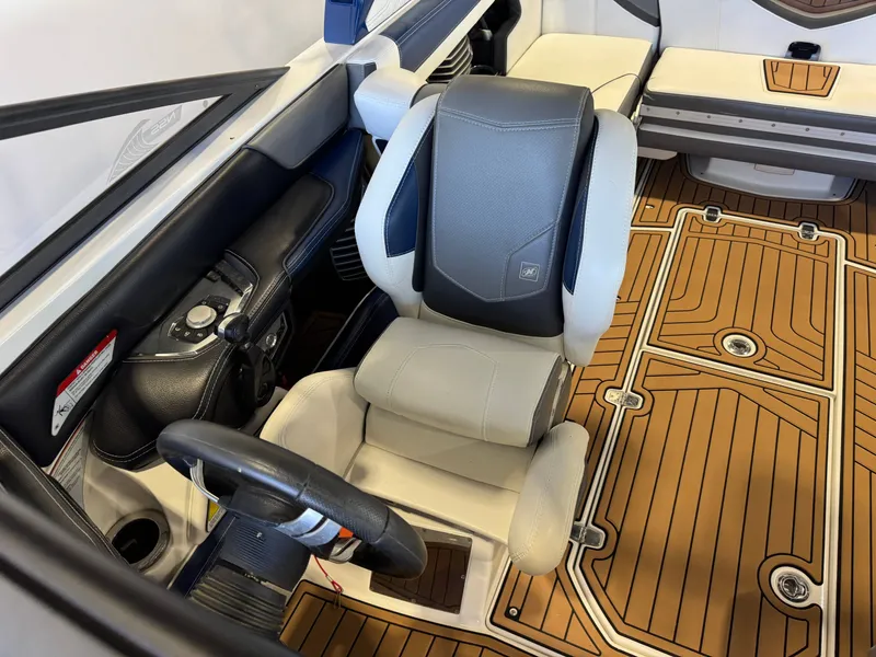 Slide: The Image of Nautique Super Air Nautique G23 2016 - 21