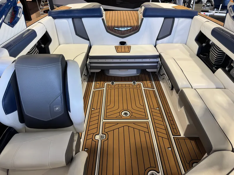 Slide: The Image of Nautique Super Air Nautique G23 2016 - 22