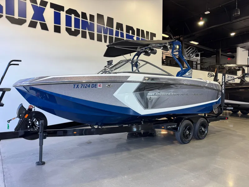 Slide: The Image of Nautique Super Air Nautique G23 2016 - 3