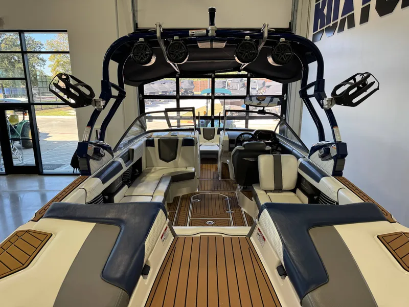 Slide: The Image of Nautique Super Air Nautique G23 2016 - 9