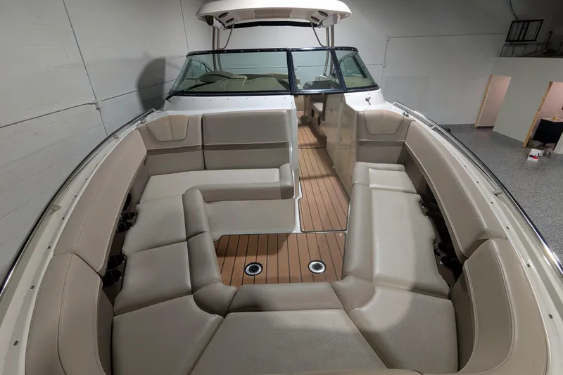 Slide: The Image of 2014 Formula 350 Crossover Bowrider with spacious seating and sleek interior design. - 33