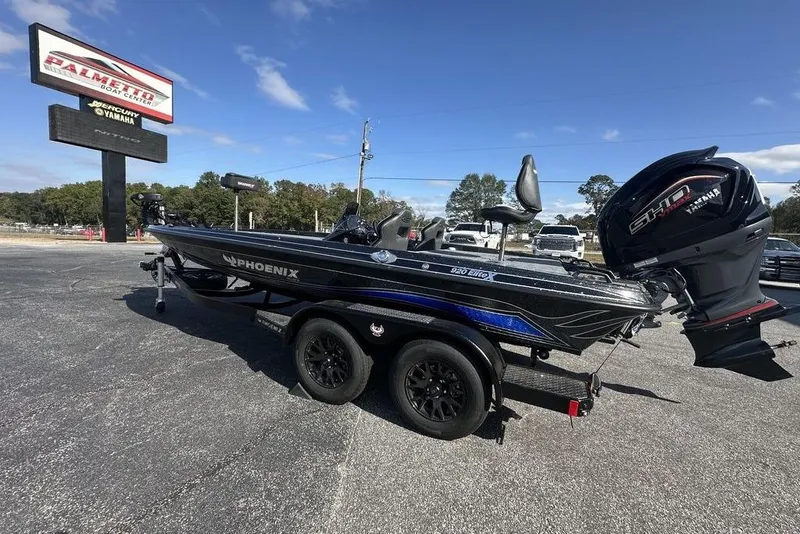 The Image of 2026 Phoenix 920 Elite X boat with Yamaha engine at dealership. - 1