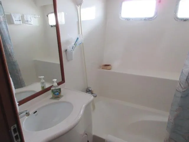 Slide: The Image of MASTER HEAD WITH TUB - 33