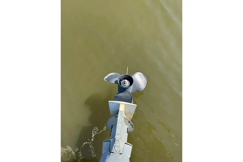 Slide: The Image of Boat propeller in water, Bennington SX 23 Quad Bench, 2022 model. - 27