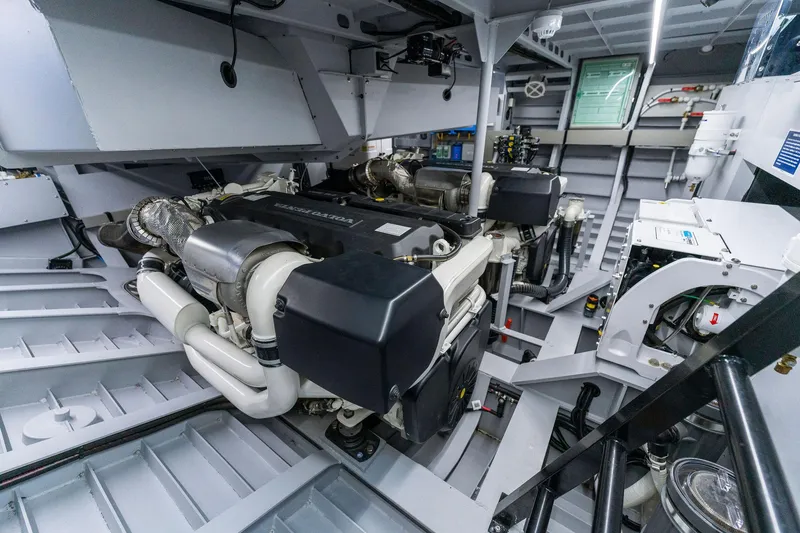 Slide: The Image of Vanquish VQ58 2022 - 84