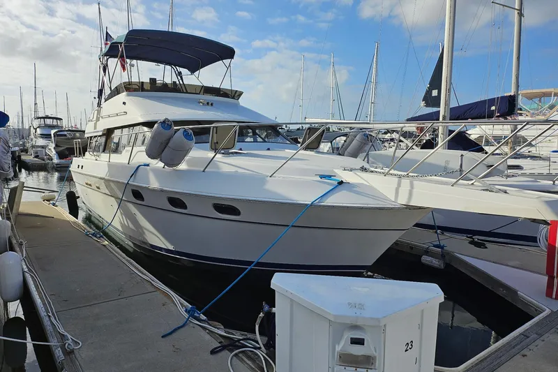 The Image of Silverton 37 Motor Yacht 1988 - undefined