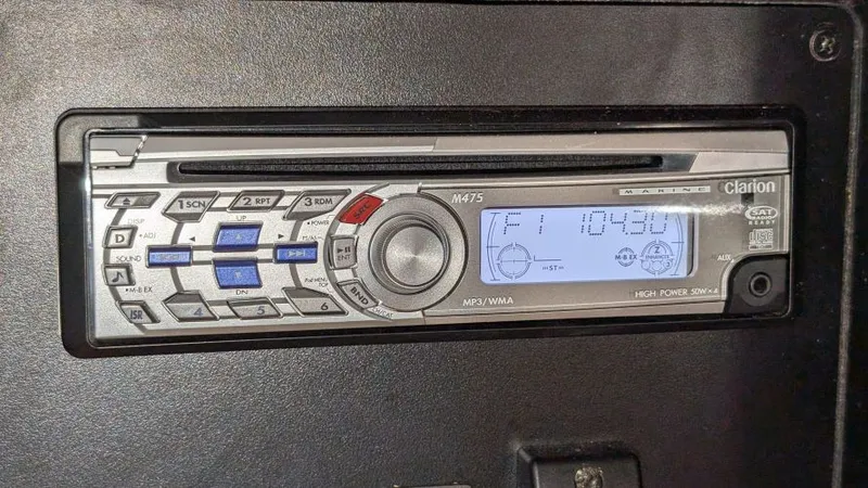 Slide: The Image of 2008 Meridian 341 Sedan - Image 24 - 24