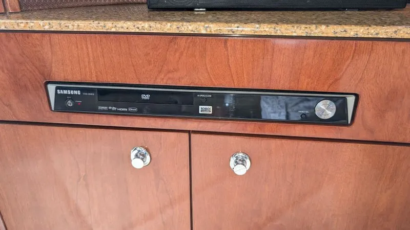 Slide: The Image of 2008 Meridian 341 Sedan - Image 25 - 25