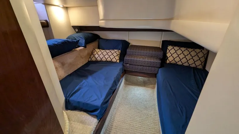 Slide: The Image of 2008 Meridian 341 Sedan - Image 31 - 31