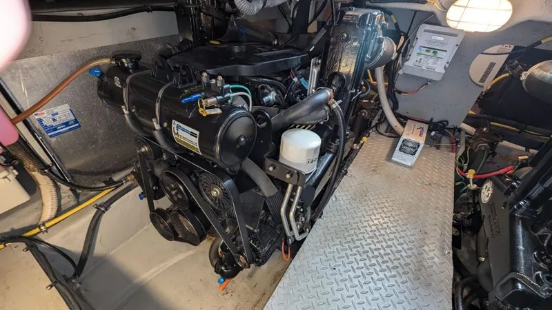 Slide: The Image of 2008 Meridian 341 Sedan - Image 38 - 38