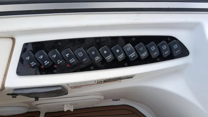 Slide: The Image of 2008 Meridian 341 Sedan - Image 9 - 9