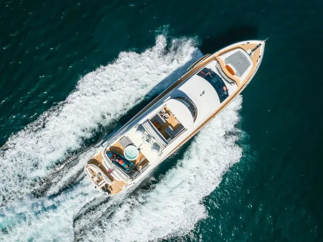 Slide: The Image of 2011 Sunseeker 88 Yacht - Image 2 - 2