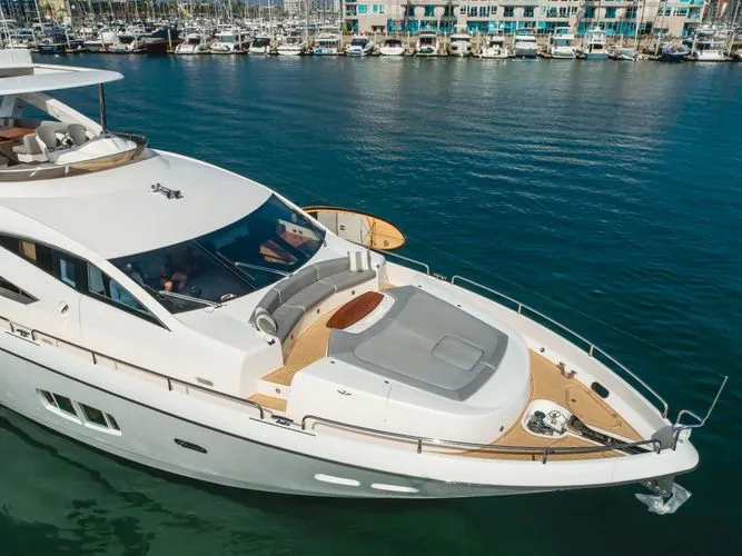Slide: The Image of 2011 Sunseeker 88 Yacht - Image 25 - 25