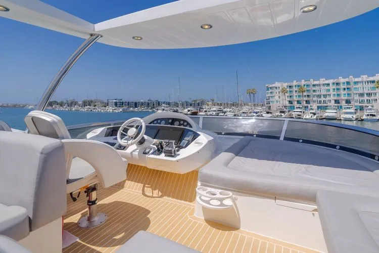 Slide: The Image of 2011 Sunseeker 88 Yacht - Image 27 - 27