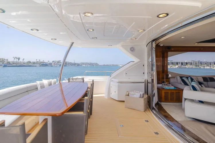 Slide: The Image of 2011 Sunseeker 88 Yacht - Image 43 - 43