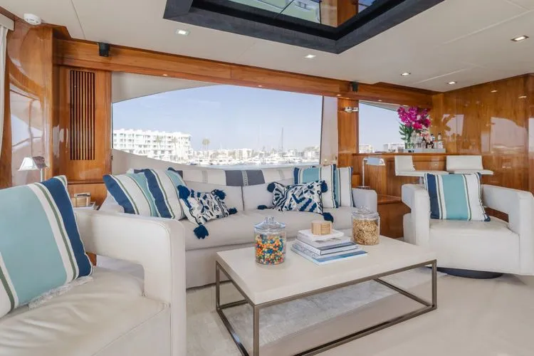 Slide: The Image of 2011 Sunseeker 88 Yacht - Image 48 - 48