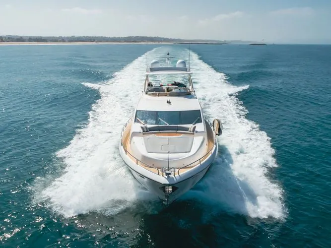 Slide: The Image of 2011 Sunseeker 88 Yacht - Image 5 - 5