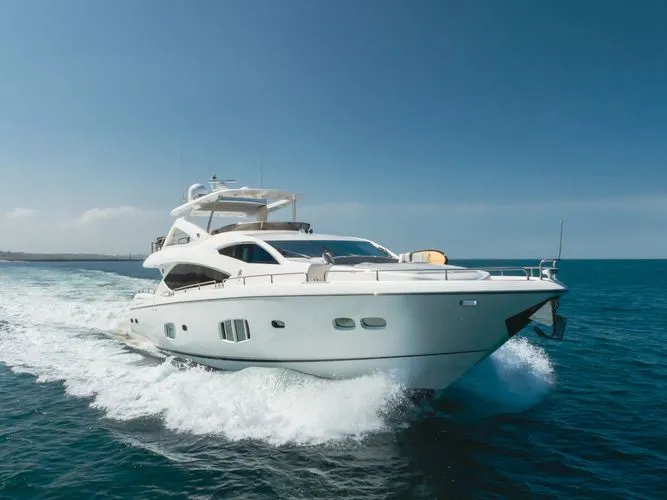 Slide: The Image of 2011 Sunseeker 88 Yacht - Image 6 - 6