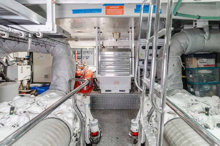 Slide: The Image of 2011 Sunseeker 88 Yacht - Image 85 - 85