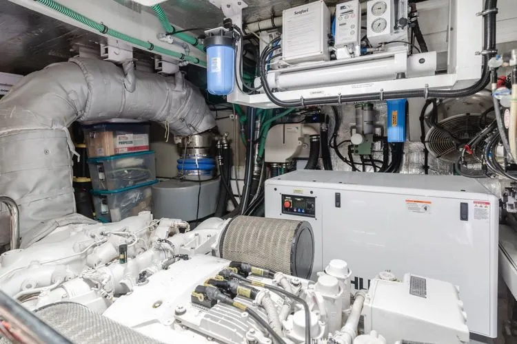 Slide: The Image of 2011 Sunseeker 88 Yacht - Image 87 - 87