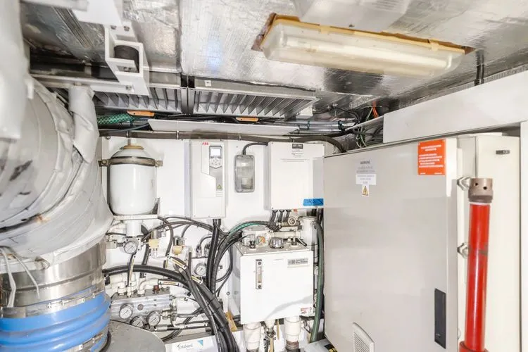 Slide: The Image of 2011 Sunseeker 88 Yacht - Image 88 - 88