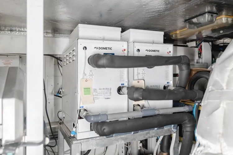 Slide: The Image of 2011 Sunseeker 88 Yacht - Image 89 - 89