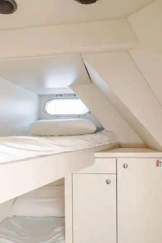 Slide: The Image of 2011 Sunseeker 88 Yacht - Image 93 - 93