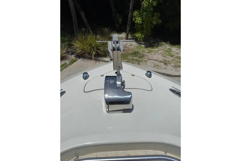 Slide: The Image of Bow view of 2000 Hydra-Sports 2500 CC boat with anchor mechanism. - 13
