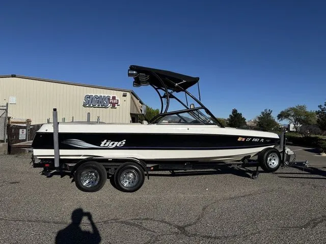 The Image of Tigé 2100V Limited 1999 - 1