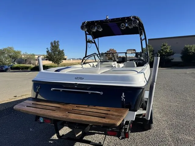 Slide: The Image of Tigé 2100V Limited 1999 - 13