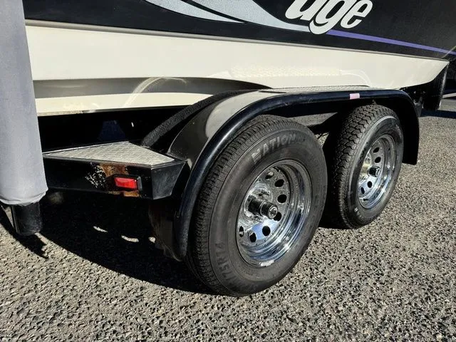 Slide: The Image of Tigé 2100V Limited 1999 - 20