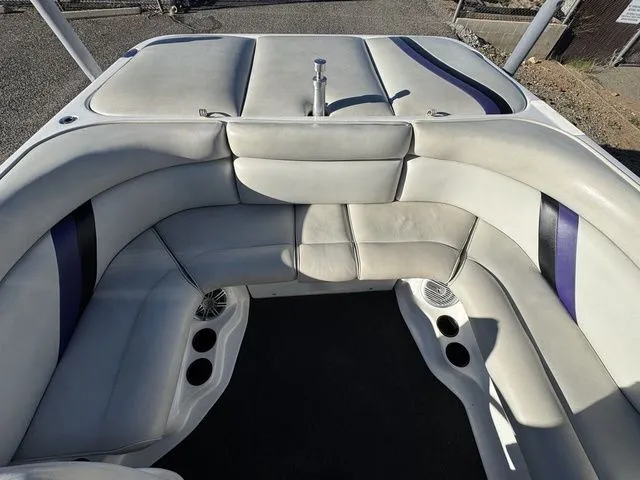 Slide: The Image of Tigé 2100V Limited 1999 - 26