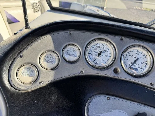 Slide: The Image of Tigé 2100V Limited 1999 - 31