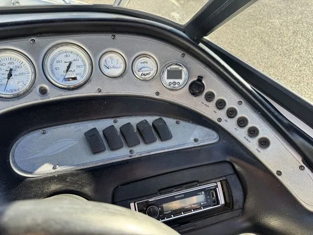 Slide: The Image of Tigé 2100V Limited 1999 - 32