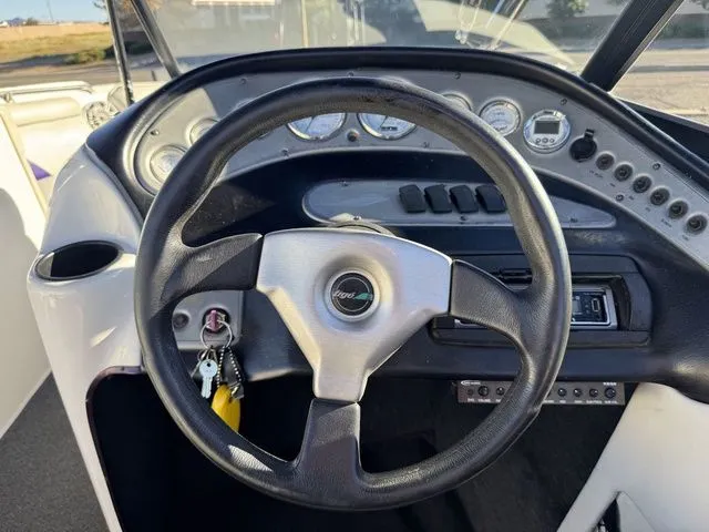 Slide: The Image of Tigé 2100V Limited 1999 - 34