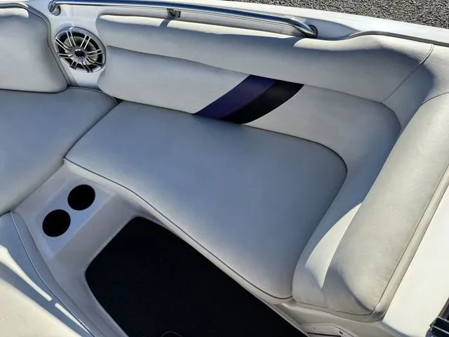 Slide: The Image of Tigé 2100V Limited 1999 - 40