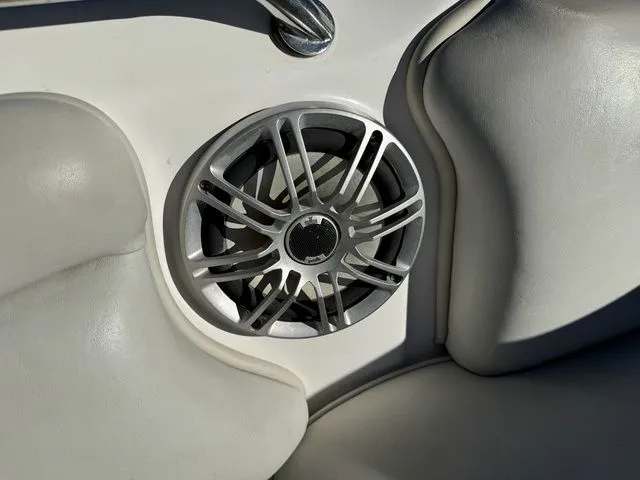 Slide: The Image of Tigé 2100V Limited 1999 - 42