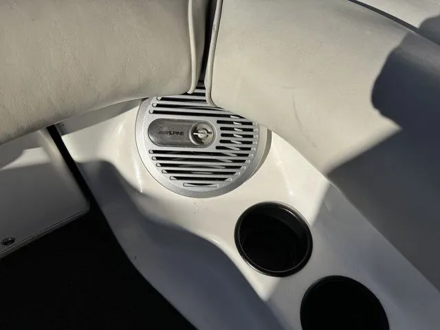 Slide: The Image of Tigé 2100V Limited 1999 - 43