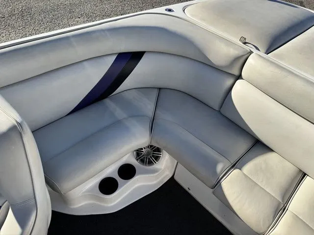 Slide: The Image of Tigé 2100V Limited 1999 - 45