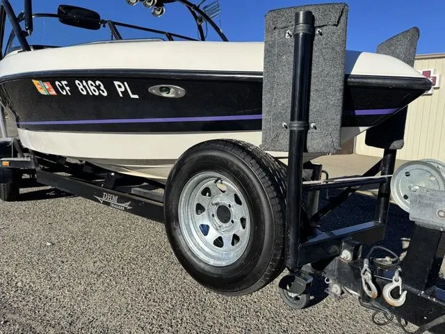 Slide: The Image of Tigé 2100V Limited 1999 - 5