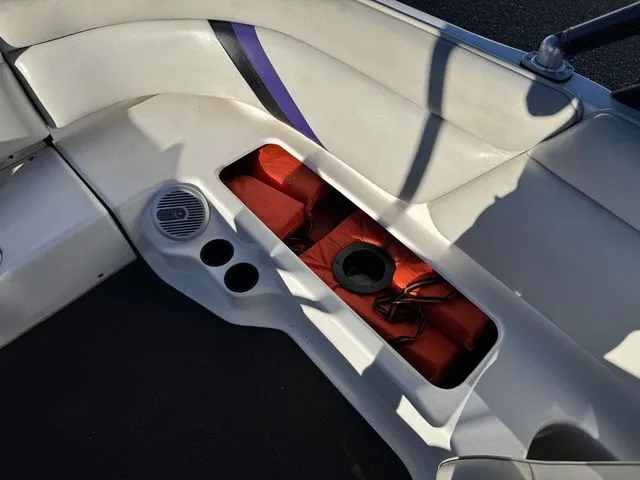 Slide: The Image of Tigé 2100V Limited 1999 - 54