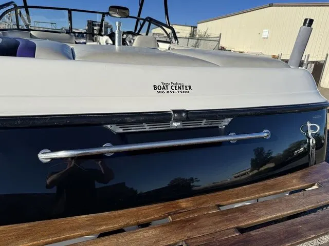 Slide: The Image of Tigé 2100V Limited 1999 - 74